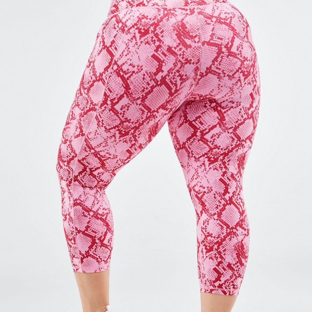 ‼️SOLD‼️ NWT Fabletics High-Waisted Powerhold Capri